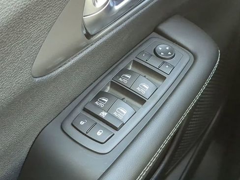 New 2026 Chrysler Pacifica Select image 30