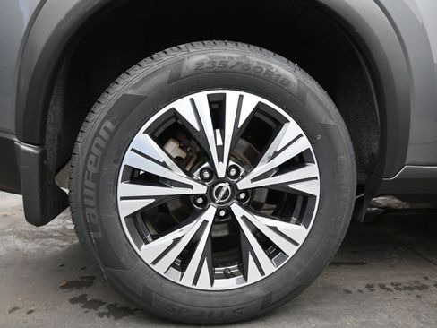 Certified 2023 Nissan Rogue SV image 9