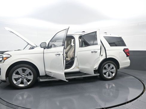 Used 2023 Ford Expedition Platinum image 41