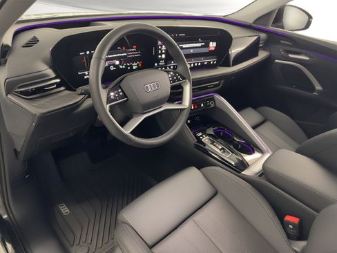 Certified 2025 Audi Q5 Premium w/ Premium Plus AWD/4WD image 4