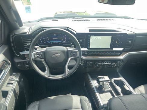 Used 2024 Chevrolet Silverado 1500 LT Trail Boss w/ LT Trail Boss Premium Package image 18