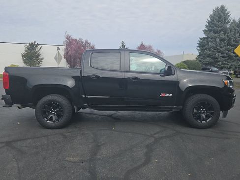 Used 2022 Chevrolet Colorado Z71 w/ Z71 Midnight Edition image 7