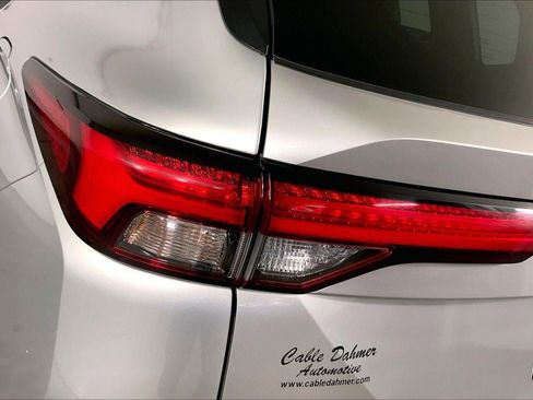 Used 2024 Mitsubishi Outlander SE image 27