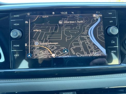 Used 2022 Volkswagen Taos SEL w/ Panoramic Sunroof Package image 22