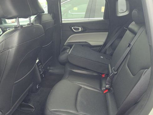 Used 2025 Jeep Compass Limited w/ Elite Group AWD/4WD image 9