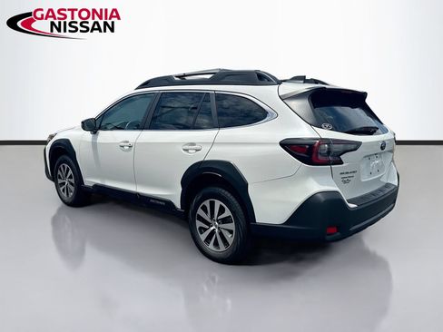 Used 2025 Subaru Outback Premium AWD/4WD image 6