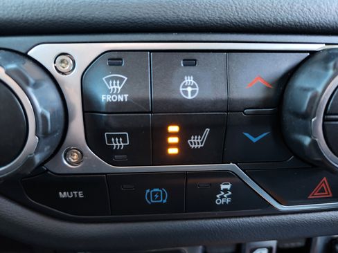 Used 2024 Jeep Wrangler Unlimited Rubicon 4xe w/ Technology Group image 23