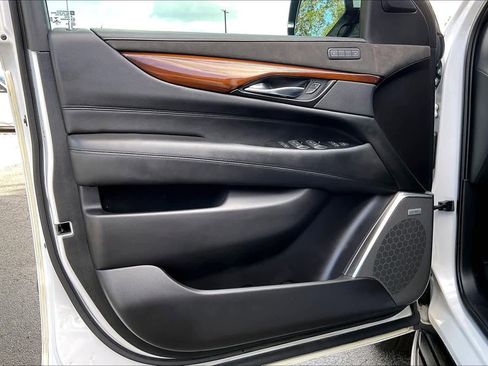 Used 2020 Cadillac Escalade Luxury image 21