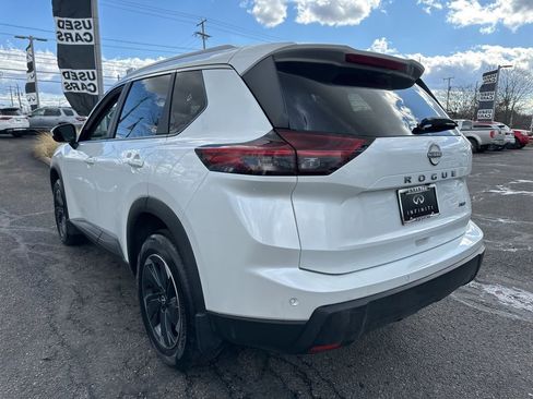 Used 2026 Nissan Rogue SV w/ SV Premium Package image 10