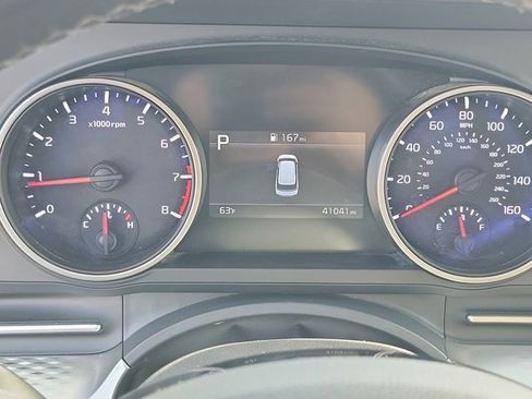 Used 2024 Kia Carnival LX image 32