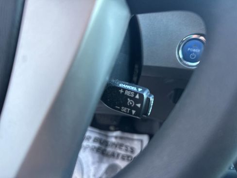 Used 2015 Toyota Prius Three image 29