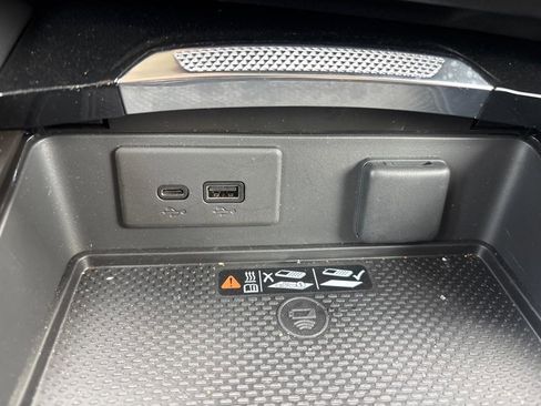Used 2025 Buick Envision Preferred AWD/4WD image 22