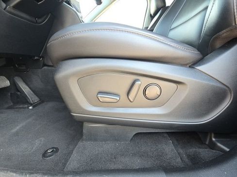 Used 2022 Ford Explorer XLT w/ Equipment Group 202A image 24