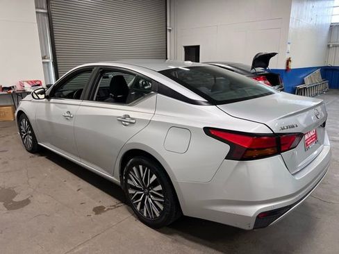 Used 2023 Nissan Altima 2.5 SV image 5