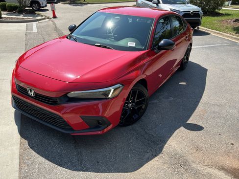 Used 2023 Honda Civic Sport image 5