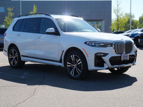 Used 2021 BMW X7 xDrive40i w/ M Sport Package AWD/4WD image 7