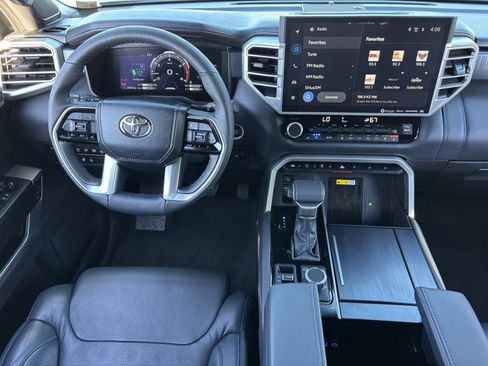 Used 2023 Toyota Tundra Platinum image 3