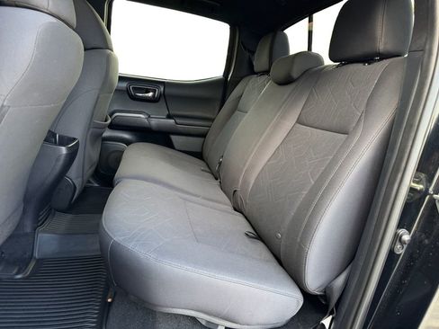 Used 2017 Toyota Tacoma TRD Off-Road w/ Tow Package (A/T) AWD/4WD image 16