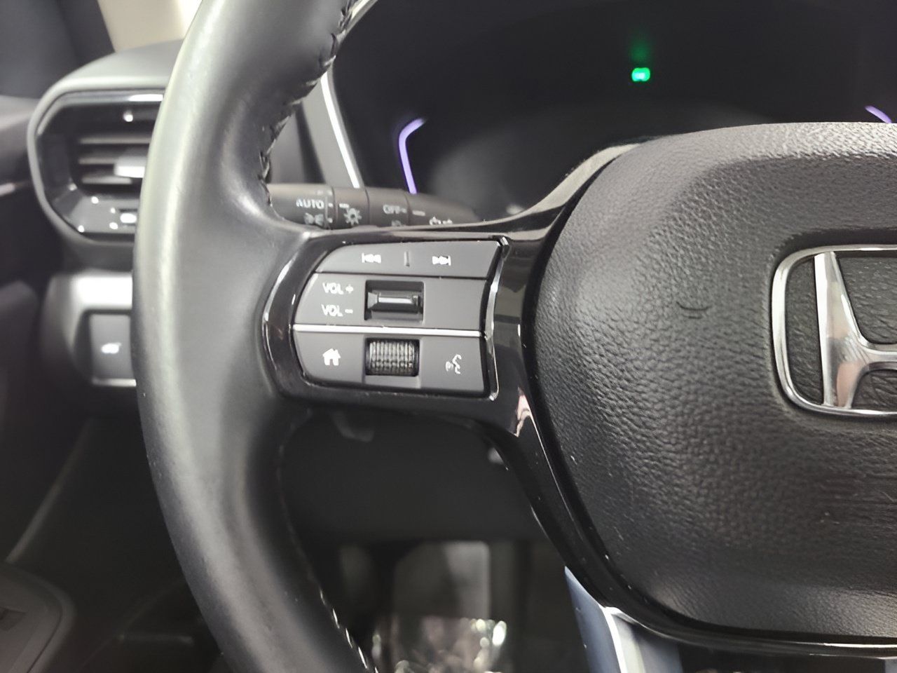 Used 2024 Honda Pilot Touring image 28