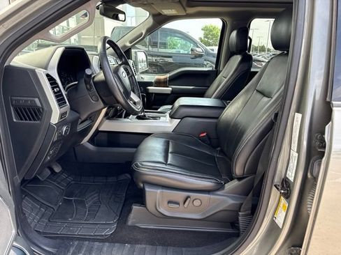 Used 2019 Ford F150 Lariat w/ Equipment Group 502A Luxury AWD/4WD image 5