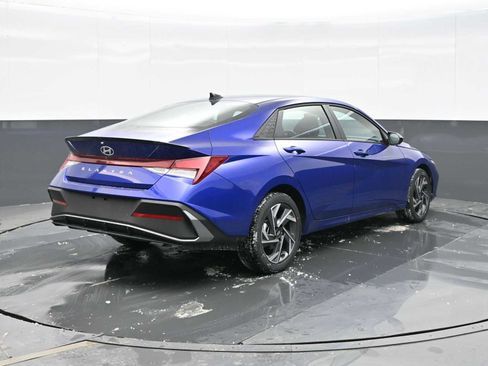 Certified 2025 Hyundai Elantra Sport image 7