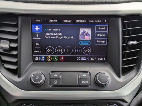 Used 2023 GMC Acadia SLT image 19