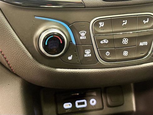 Used 2024 Chevrolet Equinox RS w/ RS Leather Package image 20