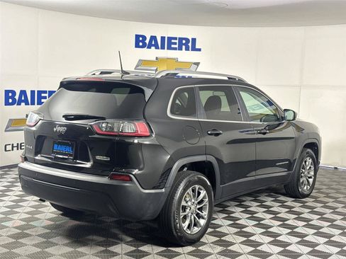 Used 2019 Jeep Cherokee Latitude Plus AWD/4WD image 5