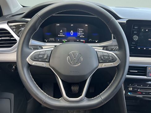 Used 2025 Volkswagen Taos SE image 14
