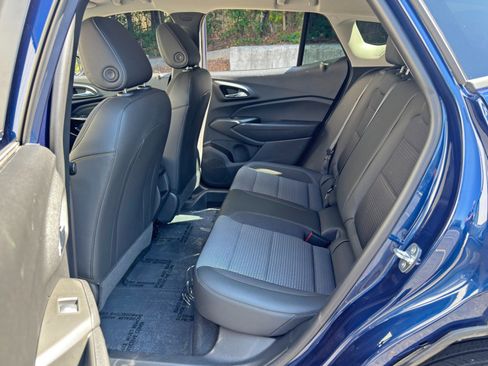 Used 2024 Chevrolet Trax LT w/ Driver Confidence Package FWD image 36