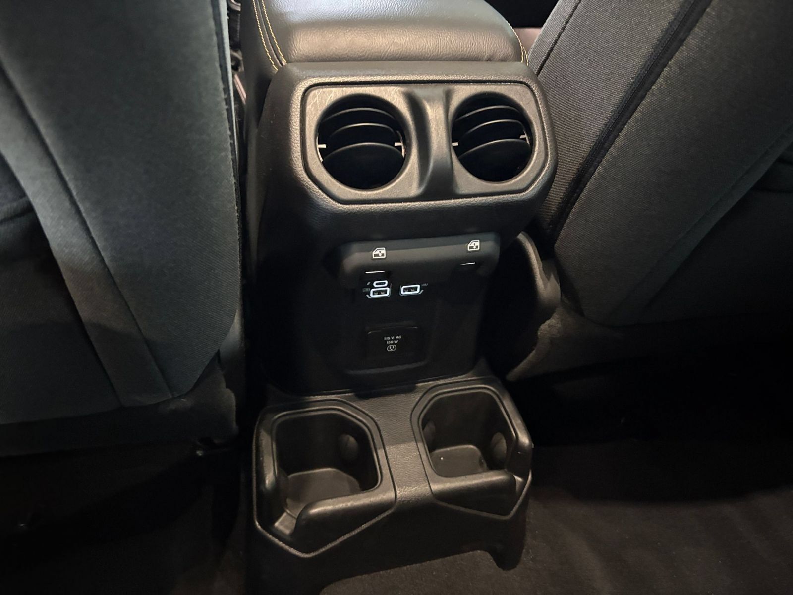 Used 2025 Jeep Wrangler Unlimited Sahara AWD/4WD image 21