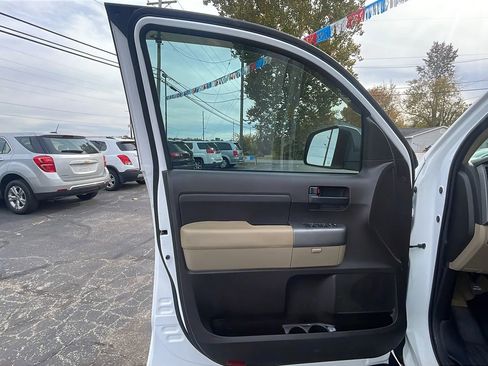 Used 2011 Toyota Tundra 4x4 CrewMax image 21
