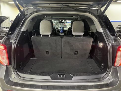 Certified 2022 Ford Explorer Limited w/ Limited Technology Package AWD/4WD image 19