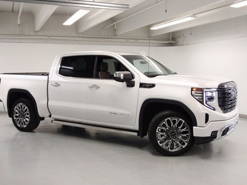Used 2024 GMC Sierra 1500 Denali Ultimate image 4