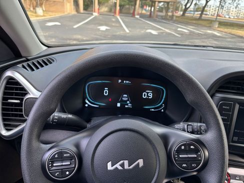 Used 2025 Kia Soul LX w/ LX Technology Package image 29