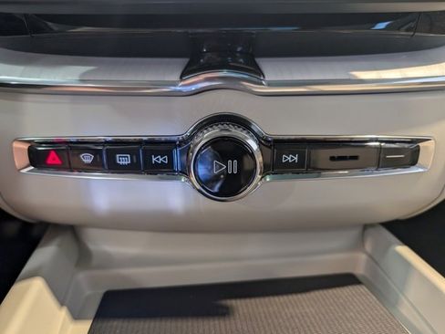 New 2026 Volvo XC60 B5 Ultra w/ Protection Package Premier image 21
