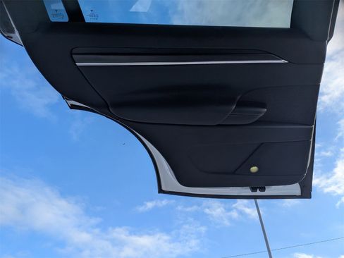 Used 2022 Tesla Model X Plaid image 27