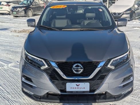 Used 2022 Nissan Rogue Sport SL w/ Premium Package image 2