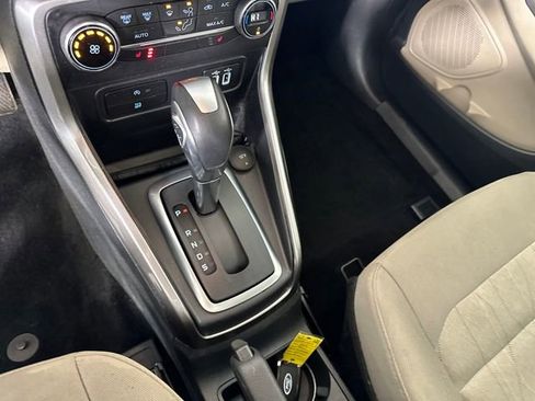 Used 2019 Ford EcoSport SE w/ SE Convenience Package image 19