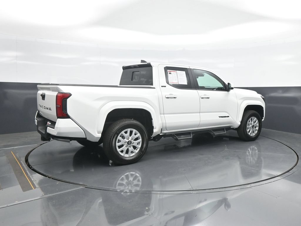 Certified 2026 Toyota Tacoma SR5 AWD/4WD image 7
