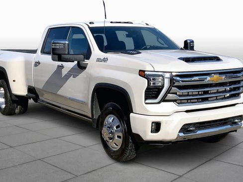 Used 2025 Chevrolet Silverado 3500 High Country w/ Technology Package image 3