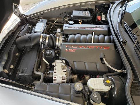 Used 2007 Chevrolet Corvette Coupe w/ Preferred Equipment Group RWD image 6