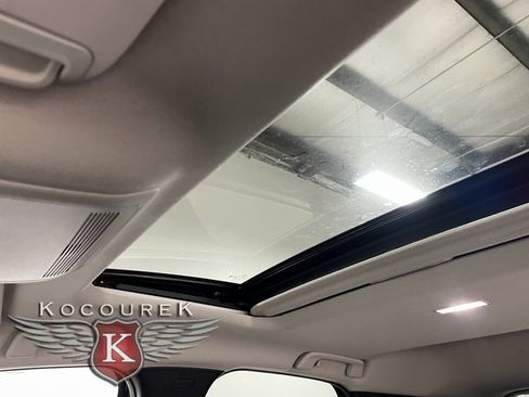 Used 2024 MAZDA CX-30 AWD 2.5 S w/ Premium Package image 19