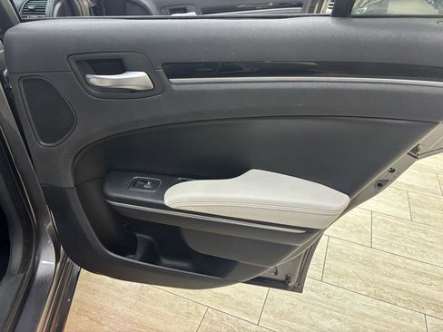 Used 2017 Chrysler 300 S RWD image 20