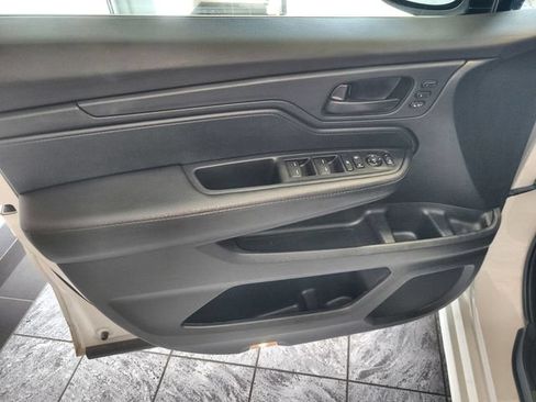 Used 2024 Honda Odyssey Sport image 13