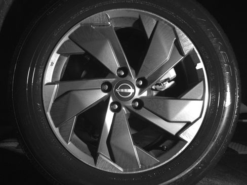 Used 2025 Nissan Rogue SV image 14