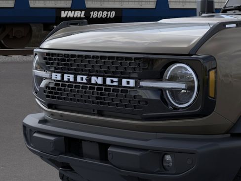New 2026 Ford Bronco Outer Banks AWD/4WD image 19