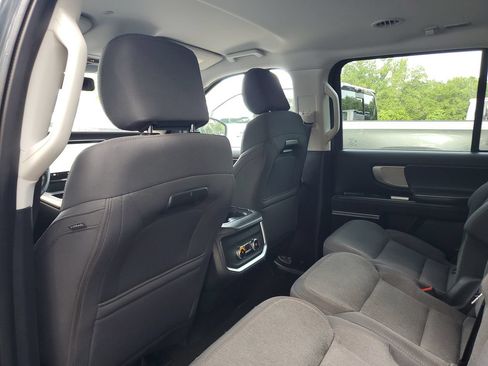 Used 2025 Ford Expedition Max Active RWD image 11