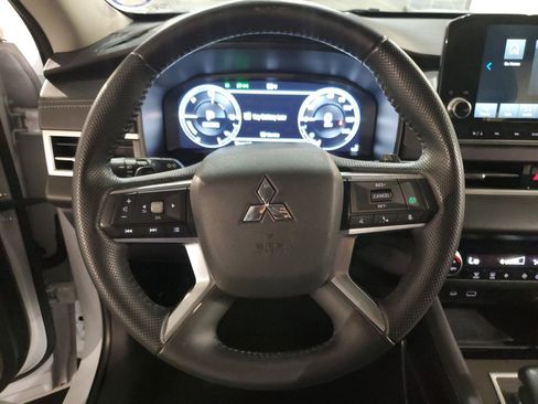 Used 2023 Mitsubishi Outlander SE AWD/4WD image 22