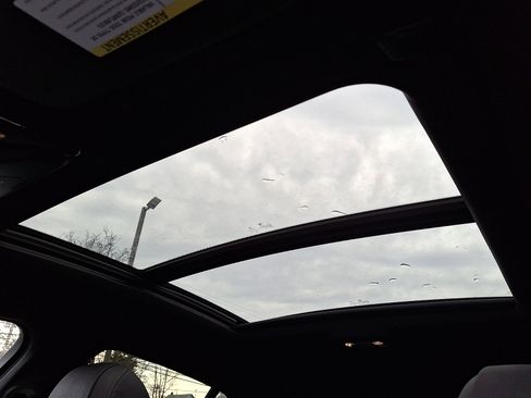 Used 2022 BMW X6 xDrive40i w/ M Sport Package image 14